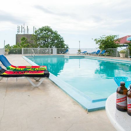 Montego Bay Club Apartments Buitenkant foto