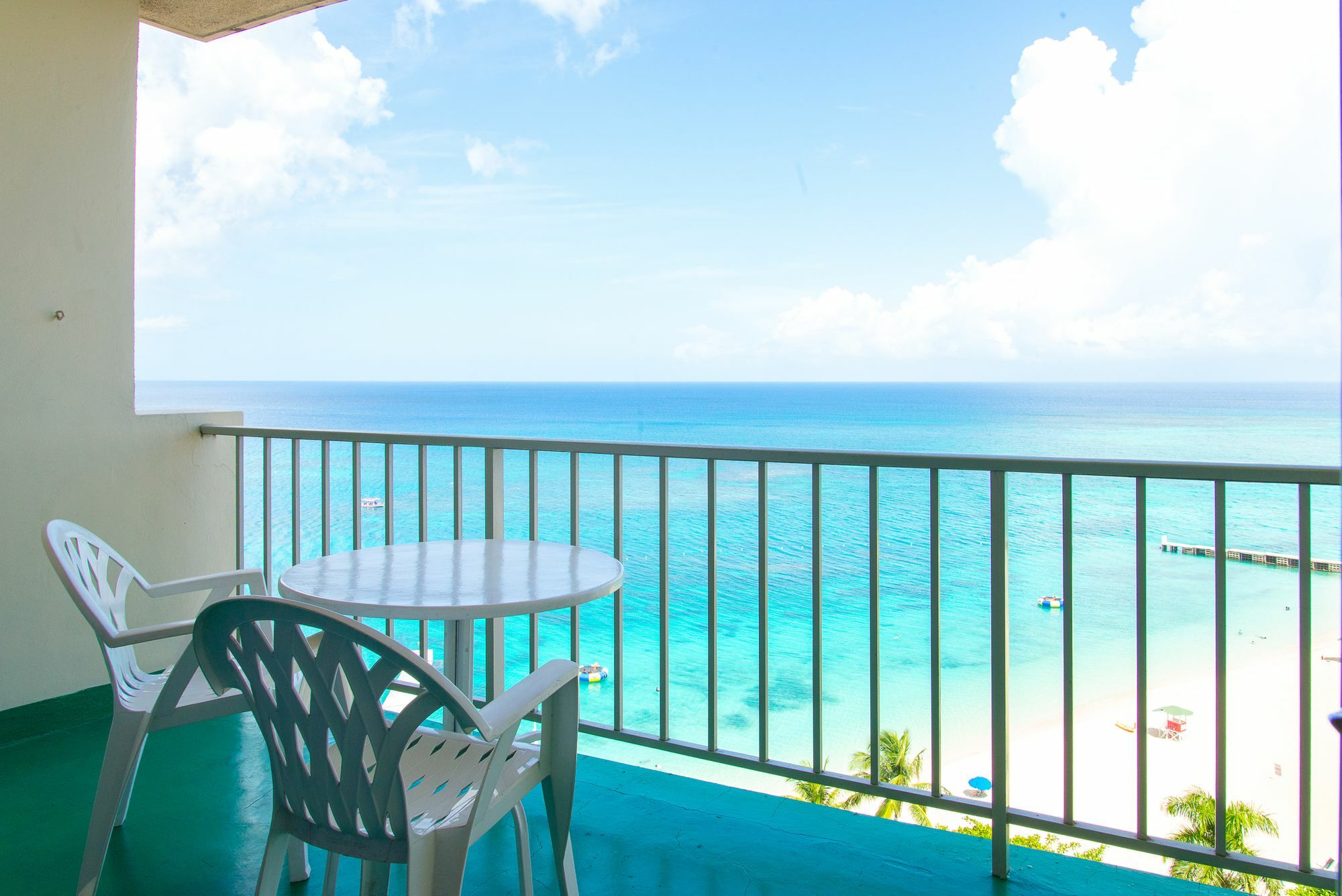 Montego Bay Club Apartments Buitenkant foto