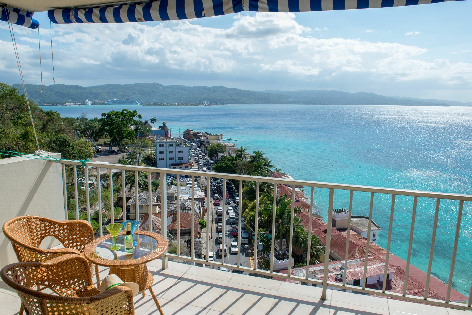 Montego Bay Club Apartments Buitenkant foto